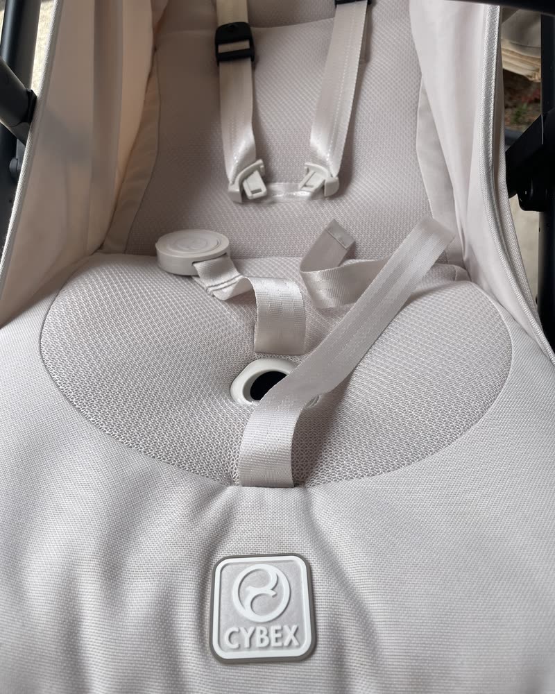 Ugyanaz a CYBEX babakocsi ülőlap tisztítás után